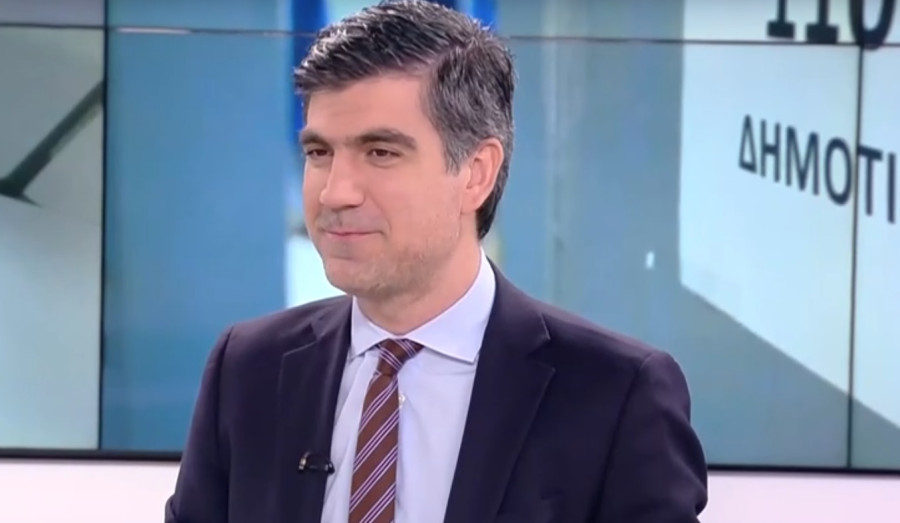 Γλαβίνας: Πρώτη σημαντική πολιτική ήττα του κ. Μητσοτάκη-Καταψηφίστηκε η κομματικοποίηση