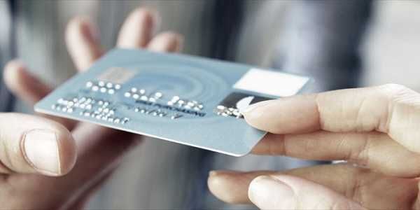 ΥΠΟΙΚ: Με το όπλο το e- POS στη μάχη κατά φοροδιαφυγής και διαφθοράς