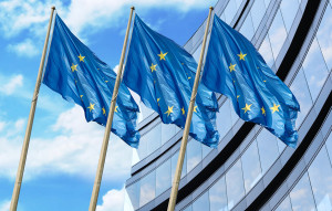 Ευρωζώνη: Εμπορικό πλεόνασμα €11,5 δισ. το Φεβρουάριο - Μείωση 6,7% των εξαγωγών