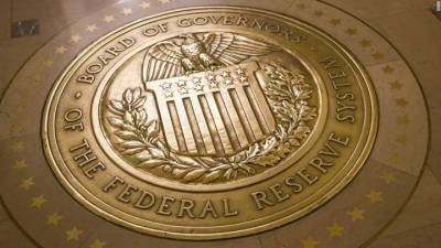 Επανεξέταση εργαλείων και στρατηγικών σχεδιάζει η Fed