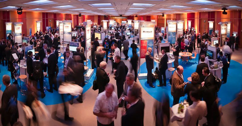 Ο καυτός Σεπτέμβριος των road shows-Tι επιδιώκουν εισηγμένες και τράπεζες;