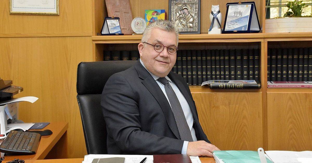 Πρύτανης ΑΠΘ: Δείγμα αντικοινωνικής συμπεριφοράς τα κορονοπάρτι