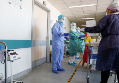 Κορονοϊός: Αύξηση πάνω από 40% στις εισαγωγές στα νοσοκομεία