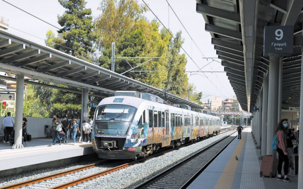 ΡΑΣ: Νέος Οδηγός δικαιωμάτων και υποχρεώσεων επιβατών στα τρένα