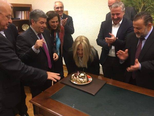 Τα γενέθλια της Φώφης και οι απουσίες