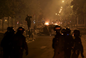 Γαλλία: Ταραχές στη Λιμόζ εξαιτίας επίθεσης κουκουλοφόρων