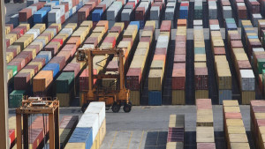 Συρρικνώθηκε το εμπορικό πλεόνασμα της Γερμανίας τον Ιούλιο
