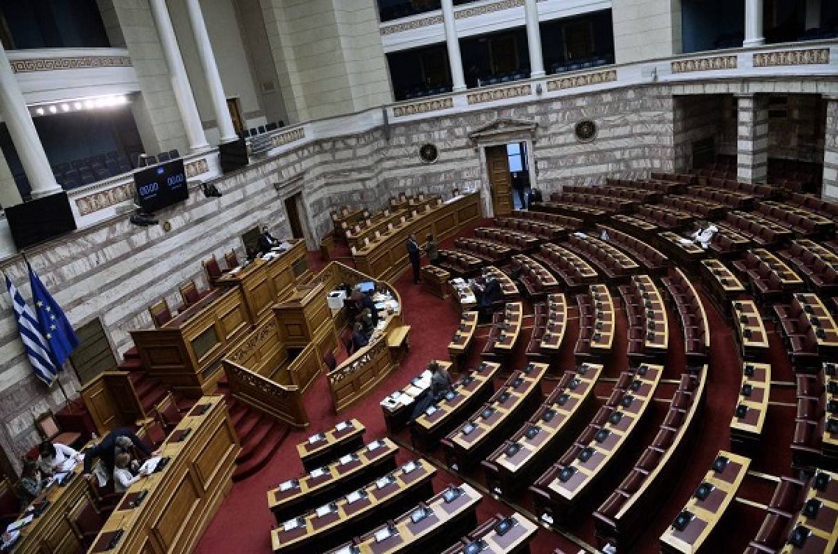 Βουλή: «Πέρασε» η εξόφληση οφειλών των συνταξιούχων σε 48 δόσεις
