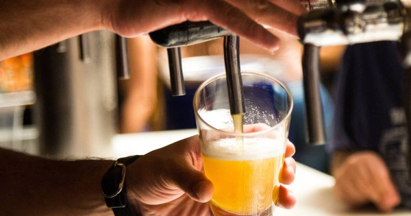Ηνωμένο Βασίλειο: Ανησυχία ότι λόγω Ορμούζ δεν θα υπάρχει αρκετή μπύρα για το Μουντιάλ!
