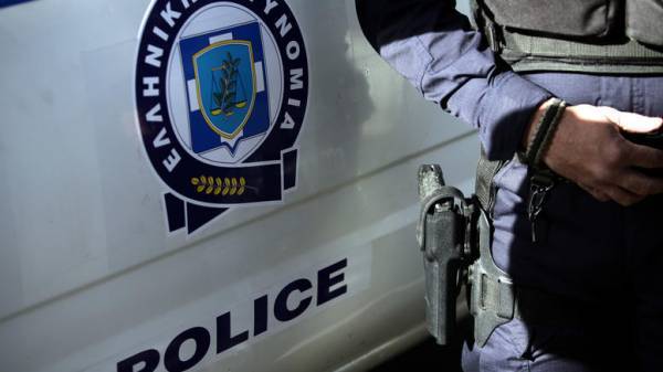 Μύκονος: Συνελήφθησαν δύο άνδρες για βιασμό και κατακράτηση 19χρονης