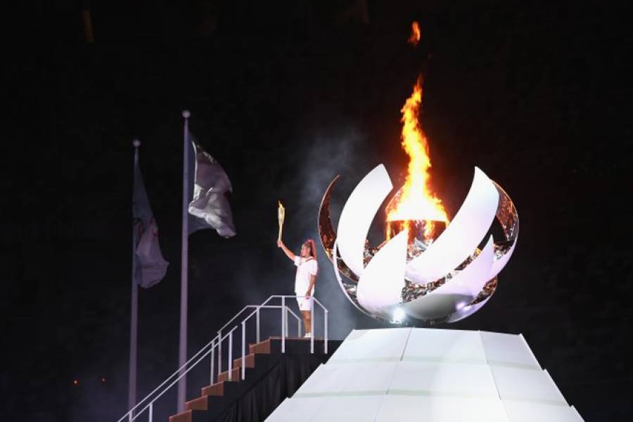 Τόκιο: Η φλόγα άναψε, οι Ολυμπιακοί Αγώνες ξεκινούν! (video)