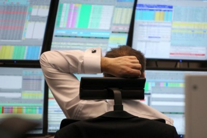 Απώλειες στις ευρωαγορές αναμένοντας τα μάκρο