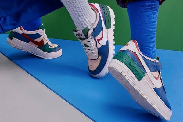 To νέο Air Force 1 Shadow φέρνει επανάσταση στα sneakers