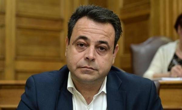 Μεταφορικό ισοδύναμο και στις αεροπορικές συγκοινωνίες προανήγγειλε ο Σαντορινιός