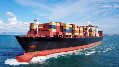 Απότομη πτώση στα ναύλα των πλοίων μεταφοράς εμπορευματοκιβωτίων