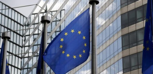 Κομισιόν: Kαλεί την Ελλάδα να συμμορφωθεί στις διασυνοριακές δικαστικές διαδικασίες