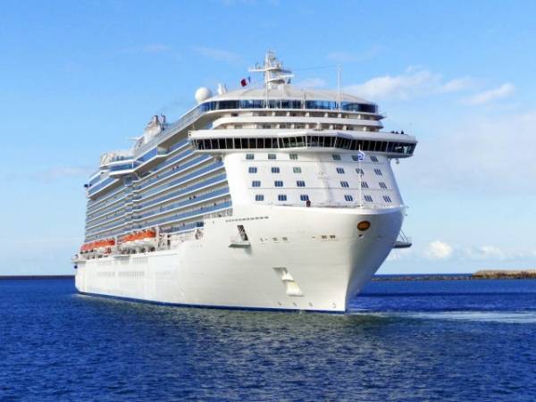 Το Enchanted Princess ανοίγει πανιά