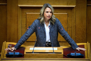 Αποστολάκη: Το πρόβλημα του εξωδικαστικού μηχανισμού και πώς μπορεί να λυθεί
