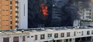 Ρώμη: Ένας νεκρός και 12 τραυματίες από φωτιά σε πολυκατοικία