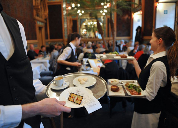 Πανελλαδική απεργία στις 25 Φεβρουαρίου για τους εργαζόμενους στον κλάδο του επισιτισμού – τουρισμού