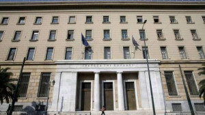 ΤτΕ: Μειώθηκε το μέσο σταθμισμένο επιτόκιο των νέων δανείων