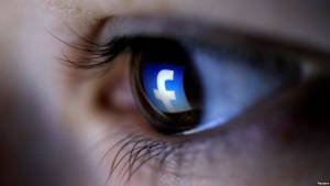 Τεχνολογία παρακολούθησης των ματιών εξετάζει το Facebook
