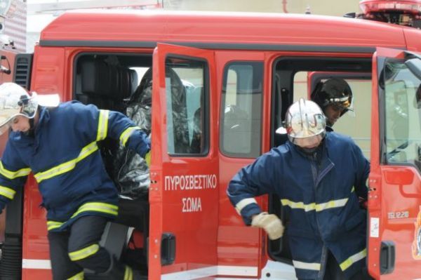 Φωτιά σε ξενοδοχείο στο Αίγιο-Δεν κινδυνεύουν άτομα