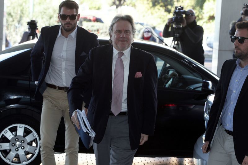 Νέος γύρος διαπραγματεύσεων με το «βλέμμα» στο Eurogroup