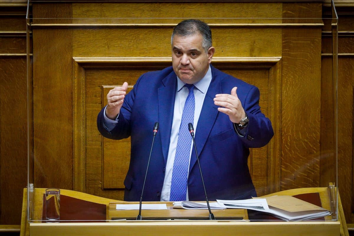 Σπανάκης για Πολιτογράφηση: Τέλος στον «εισοδηματικό κόφτη» – Τι αλλάζει στην αξιολόγηση των αιτήσεων