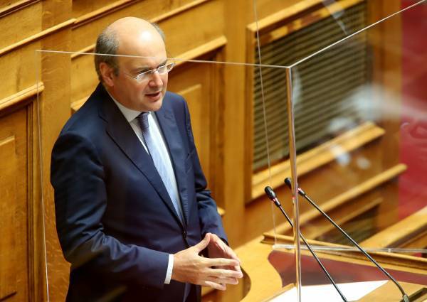 Υπερψηφίστηκε το νομοσχέδιο για την ηλεκτροκίνηση- Επιδοτήσεις και φορολογικά κίνητρα