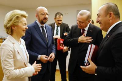 Φον ντερ Λάιεν: Παραμένει σε ισχύ η συμφωνία Ε.Ε.-Τουρκίας