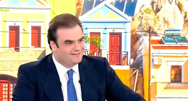 Πιερρακάκης: «Ο κουμπαράς» για τη νέα γενιά ήρθε για να μείνει – Πρόσθετα μέτρα για το ιδιωτικό χρέος