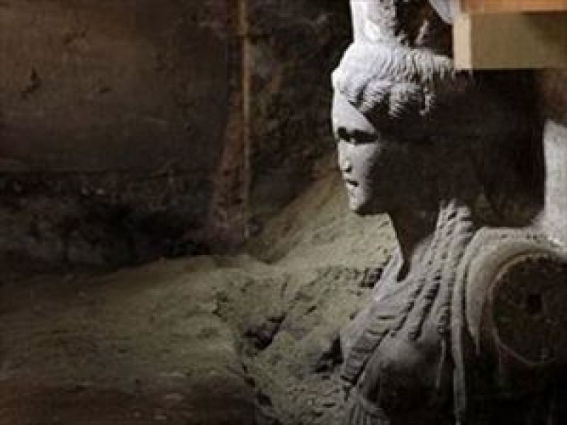 Αμφίπολη: Δύο περίτεχνες καρυάτιδες στον τύμβο