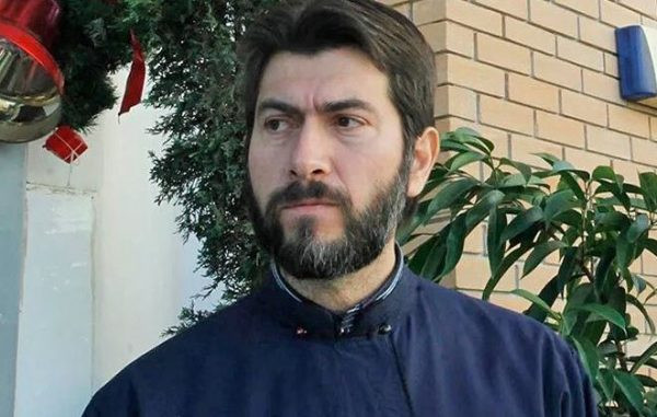 «Κιβωτός»:Η Εισαγγελία απαγορεύει στον πατέρα Αντώνιο να πλησιάζει τις δομές