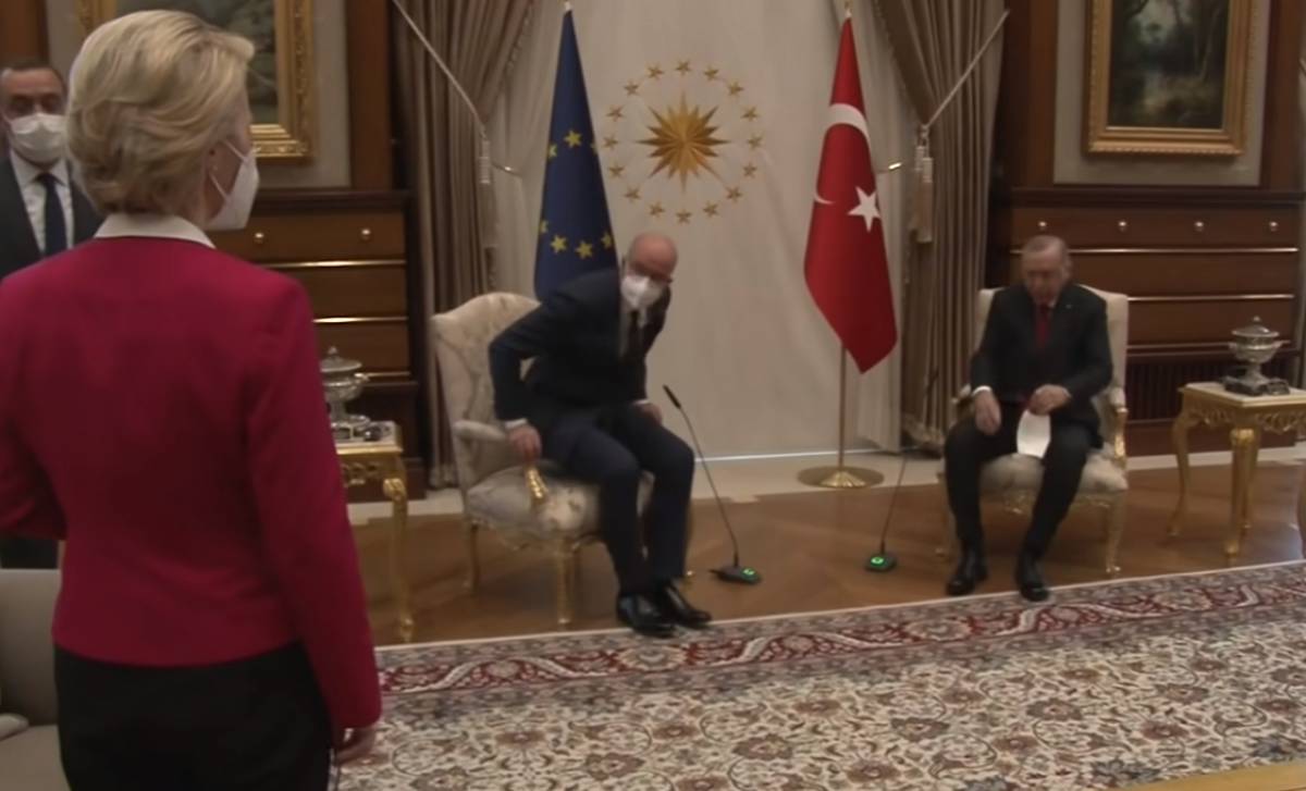 Η αγένεια Ερντογάν- Μισέλ απέναντι στη φον ντερ Λάιεν (video)