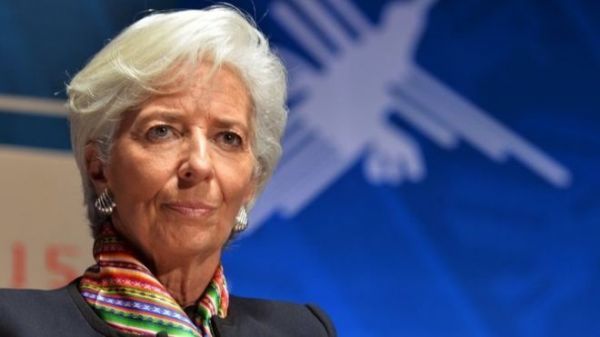 Lagarde: Το πετρέλαιο θα παραμείνει χαμηλά για μεγάλο διάστημα