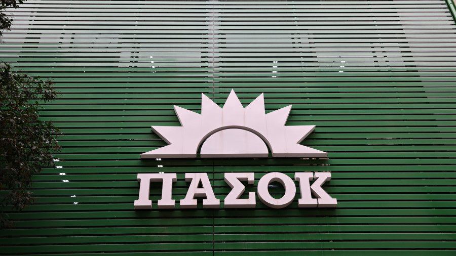 ΠΑΣΟΚ: Η ΝΔ στέλνει στα σκουπίδια ηλεκτρική ενέργεια μηδενικού κόστους για 1 εκατ. νοικοκυριά
