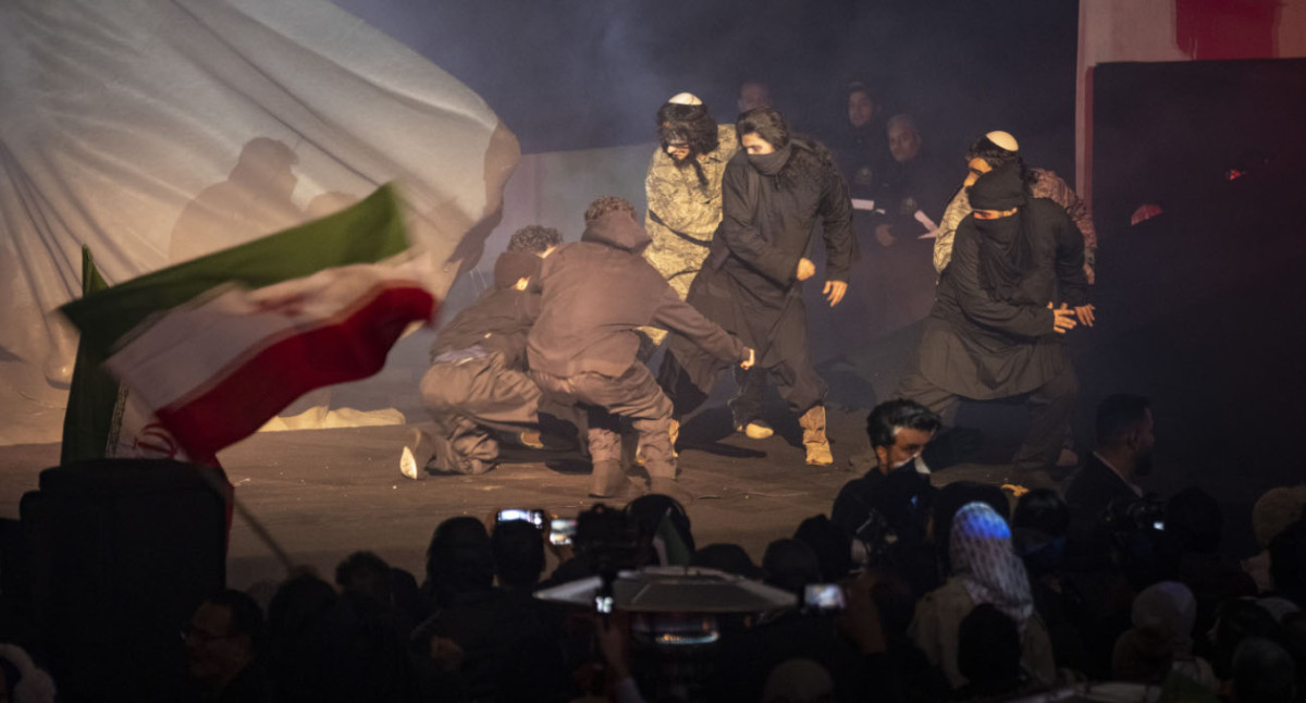 Έκρηξη της κοινωνικής οργής στο Ιράν - Τα σενάρια στο γραφείο του Τραμπ