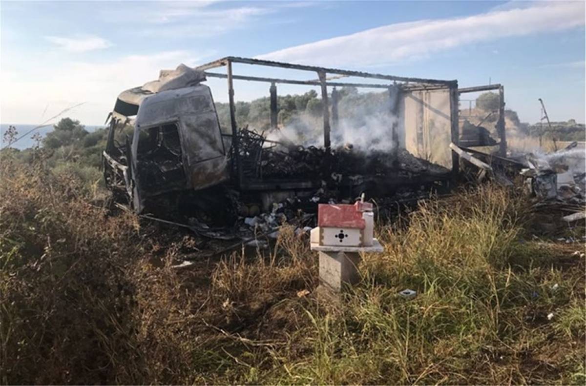 Τραγωδία στην Καβάλα:11 μετανάστες απανθρακώθηκαν σε σύγκρουση ΙΧ με φορτηγό