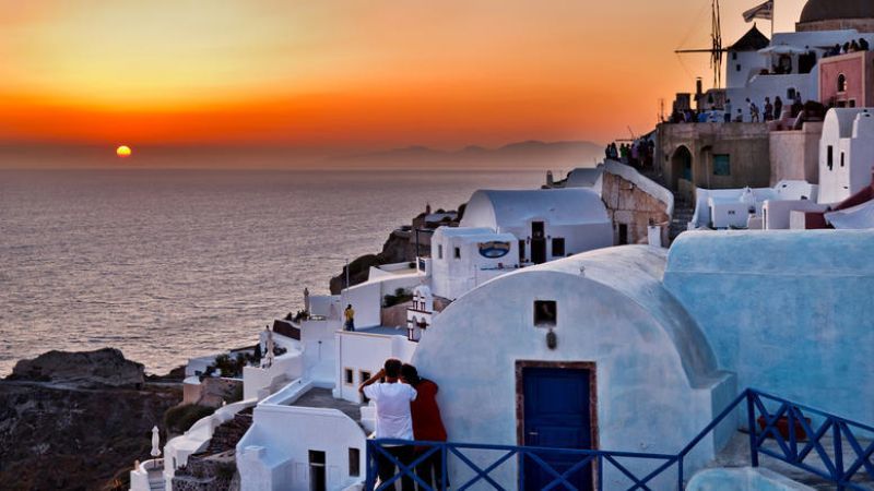 Φόροι και ψηφιακή «φοροδιαφυγή» κτυπούν τον τουρισμό