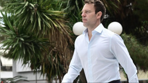 Κασσελάκης: Ζητά κάλυψη θέσεων και αύξηση μισθών στα νοσοκομεία