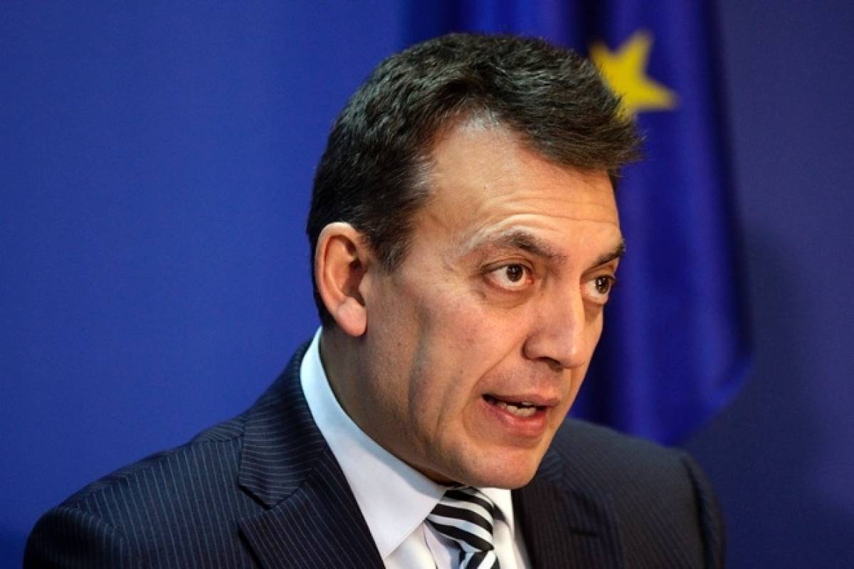 Βρούτσης: Δυνατότητα μερικής αναστολής σύμβασης εργασίας