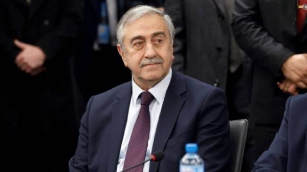 Ο Ακιντζί έξαλλος με το... σόου Ερντογάν στην Αμμόχωστο