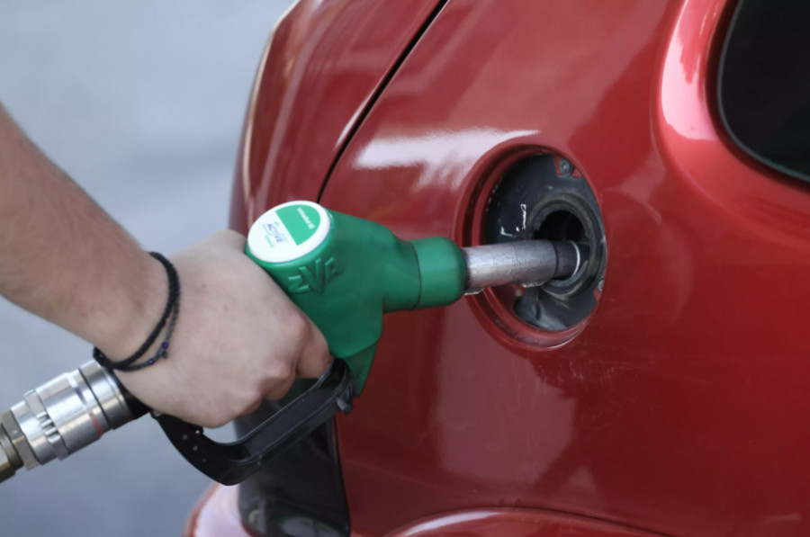 Βενζινοπώλες: Ανάγκη μείωσης του φόρου σε καύσιμα και πετρέλαιο θέρμανσης