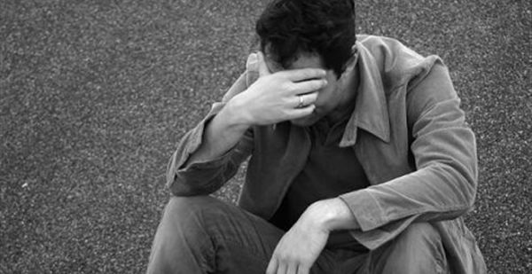 Κλίμακα: Τάση μείωσης των αυτοκτονιών στην Ελλάδα το 2014