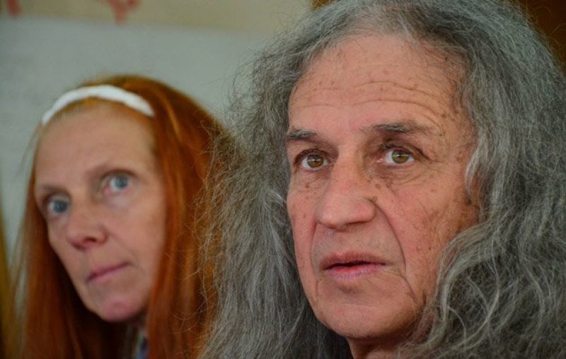 Ζευγάρι Γερμανών... πλήρωσε το μερίδιό του από τις γερμανικές αποζημιώσεις