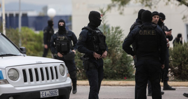 Αθήνα: Εξαρθρώθηκε κύκλωμα διακίνησης κοκαΐνης – Εμπλέκονται πρώην ποδοσφαιριστής και αστυνομικός