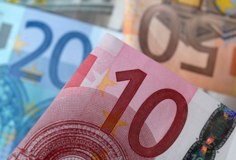 Δύο στους τρεις Έλληνες δυσκολεύονται να καλύψουν υποχρεώσεις εγκαίρως