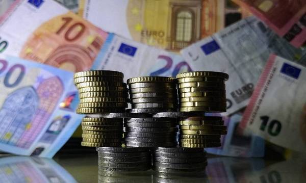 Αναδρομικά: Πότε πληρώνονται όσοι έχουν πάνω από 30 έτη ασφάλισης