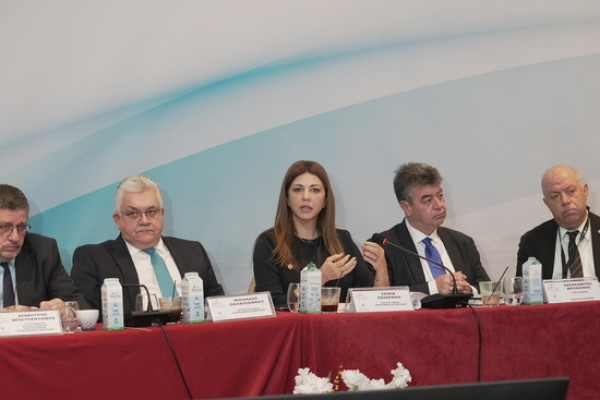 Ζαχαράκη στους Πρυτάνεις: Δίνουμε νέα εργαλεία στα Πανεπιστήμια να αξιοποιήσουν την περιουσία τους